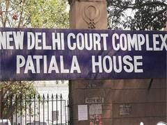 Delhi: IGI Airport से गायब हुए 2 कुत्तों की तलाश में पुलिस नाकाम, कोर्ट ने जांच पर उठाए सवाल
