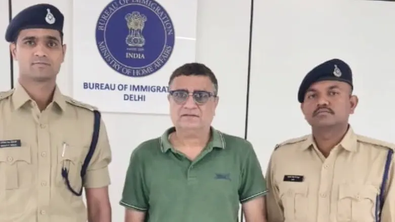 MP के देवास ब्लास्ट का मुख्य आरोपी Mukesh Vij गिरफ्तार, चीन से लौटते ही Delhi एयरपोर्ट पर दबोचा