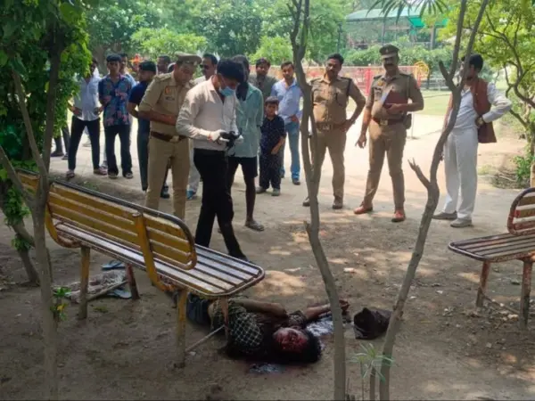 Lucknow के बाजारखाला में पार्क के अंदर युवक की हत्या, CCTV में डंडा लेकर जाता दिखा संदिग्ध
