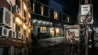 Lucknow में बिजली चोरी का बड़ा खुलासा, होटल मिराकी इन पर 10 लाख का जुर्माना और FIR दर्ज
