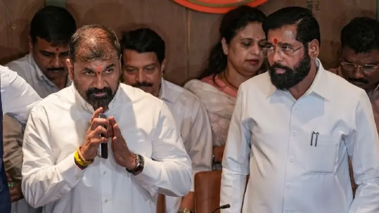 Maharashtra में सचिन अहिर ने बदला पाला, Uddhav Thackeray की पार्टी से अलग होकर Shinde गुट में शामिल हुए