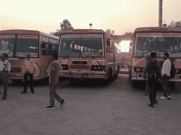 UP Police भर्ती परीक्षा: कानपुर से लखनऊ और रायबरेली के लिए चलीं 500 बसें, एडमिट कार्ड दिखाने पर किराया होगा आधा