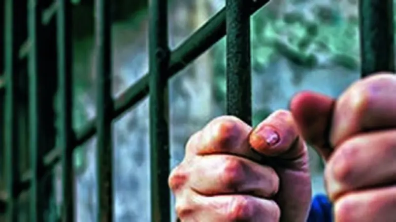 Ambernath में लिव-इन पार्टनर ने 7 साल के बच्चे को बेरहमी से पीटा, ICU में जिंदगी की जंग लड़ रहा मासूम