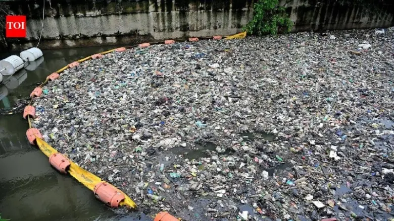 Mumbai में समुद्र को कचरे से बचाने की तैयारी, BMC नदियों में लगाएगी Trash Traps, 14.5 करोड़ का बजट