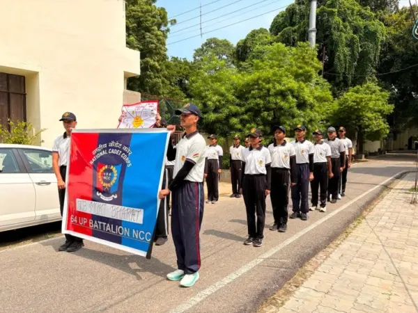 Lucknow में NCC कैडेट्स ने निकाली टीबी जागरूकता रैली, लोगों को बताया बचाव और इलाज का तरीका