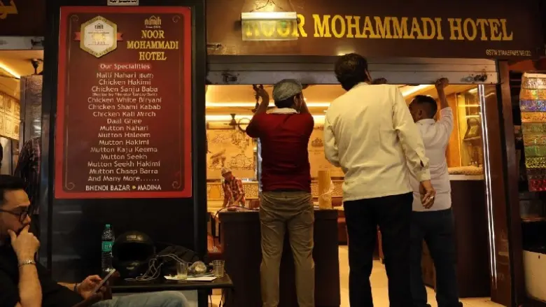 Mumbai के मशहूर Noor Mohammadi होटल की वापसी, FDA की सख्ती के बाद बदला किचन का चेहरा