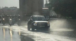 UP Weather Update: लखनऊ और पूर्वी यूपी में बारिश की रफ्तार होगी कम, 63 जिलों में अलर्ट; संभल में सबसे ज्यादा वर्षा
